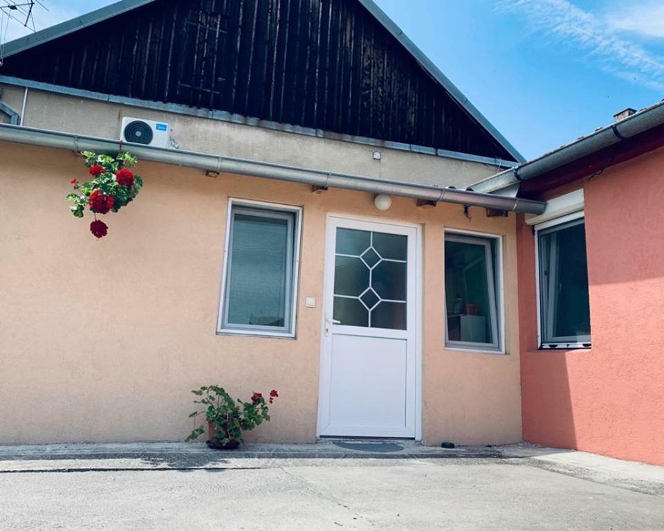 Mare Apartmant Belgrado Esterno foto